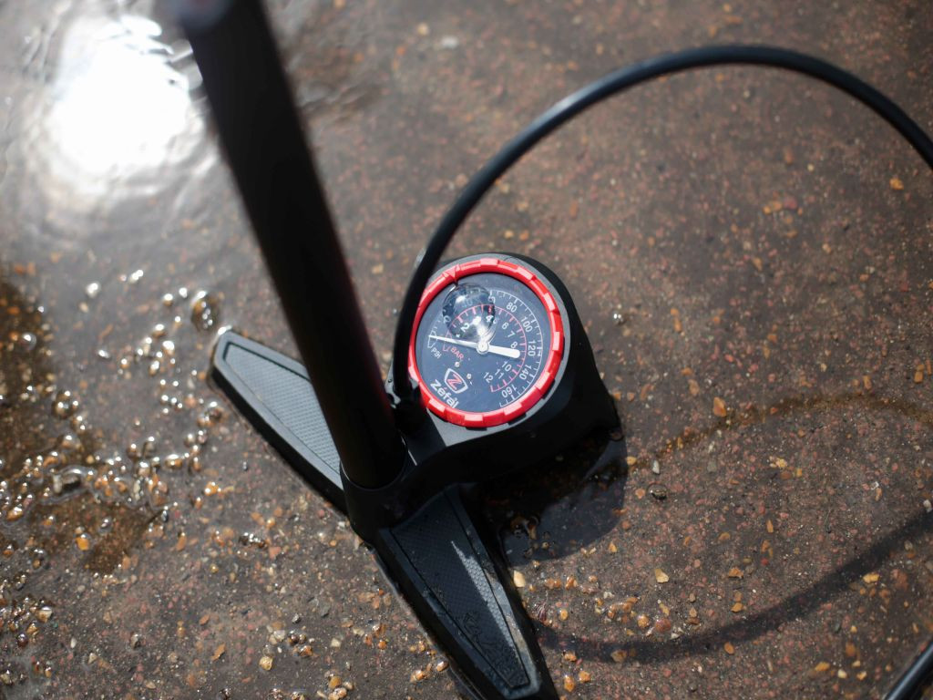 Pompa A Piede Zéfal FP 30 Con Manometro - Compatibile Presta, Schrader E Dunlop - Foto 9