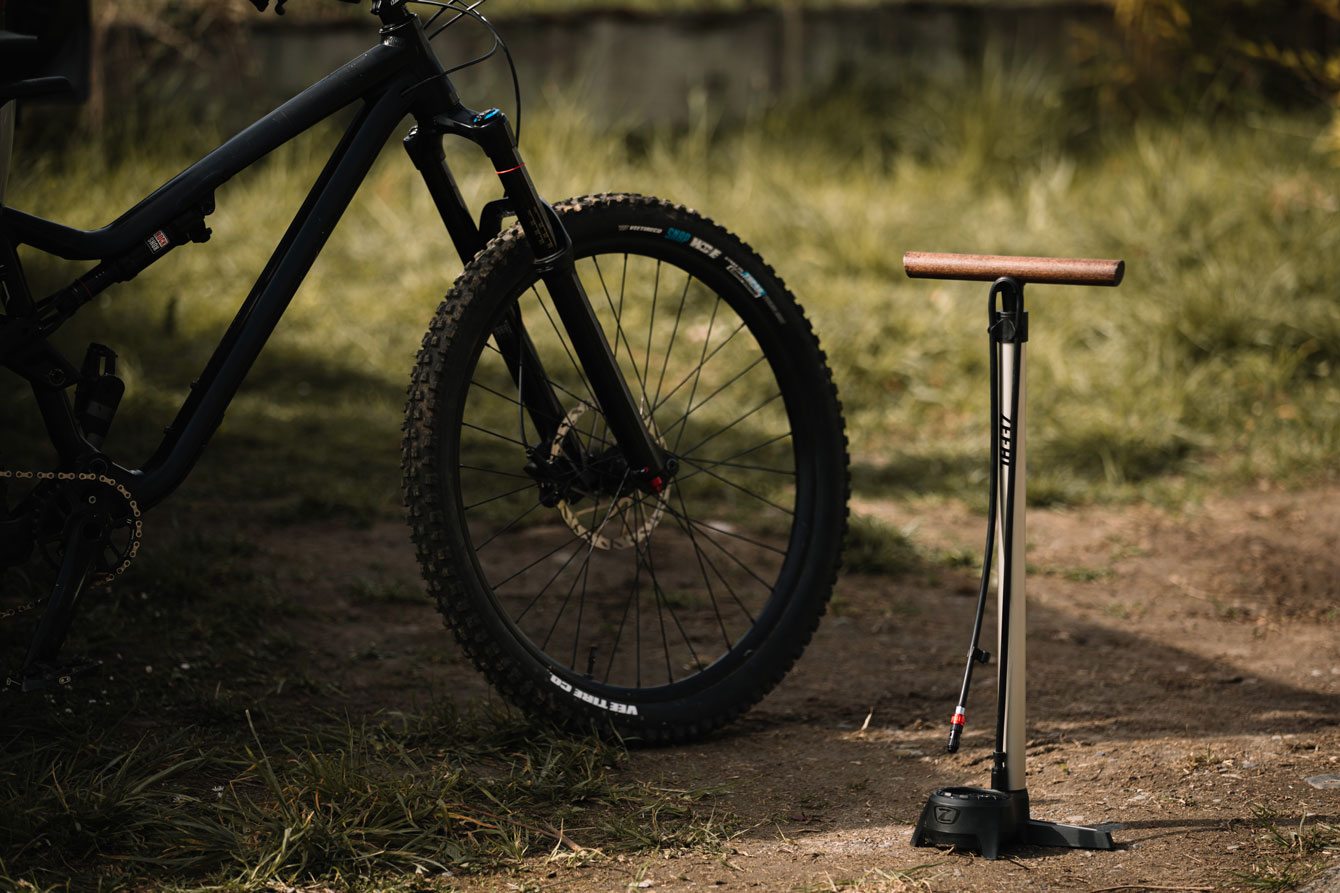 Gonfler ses pneus de vélo à la bonne pression