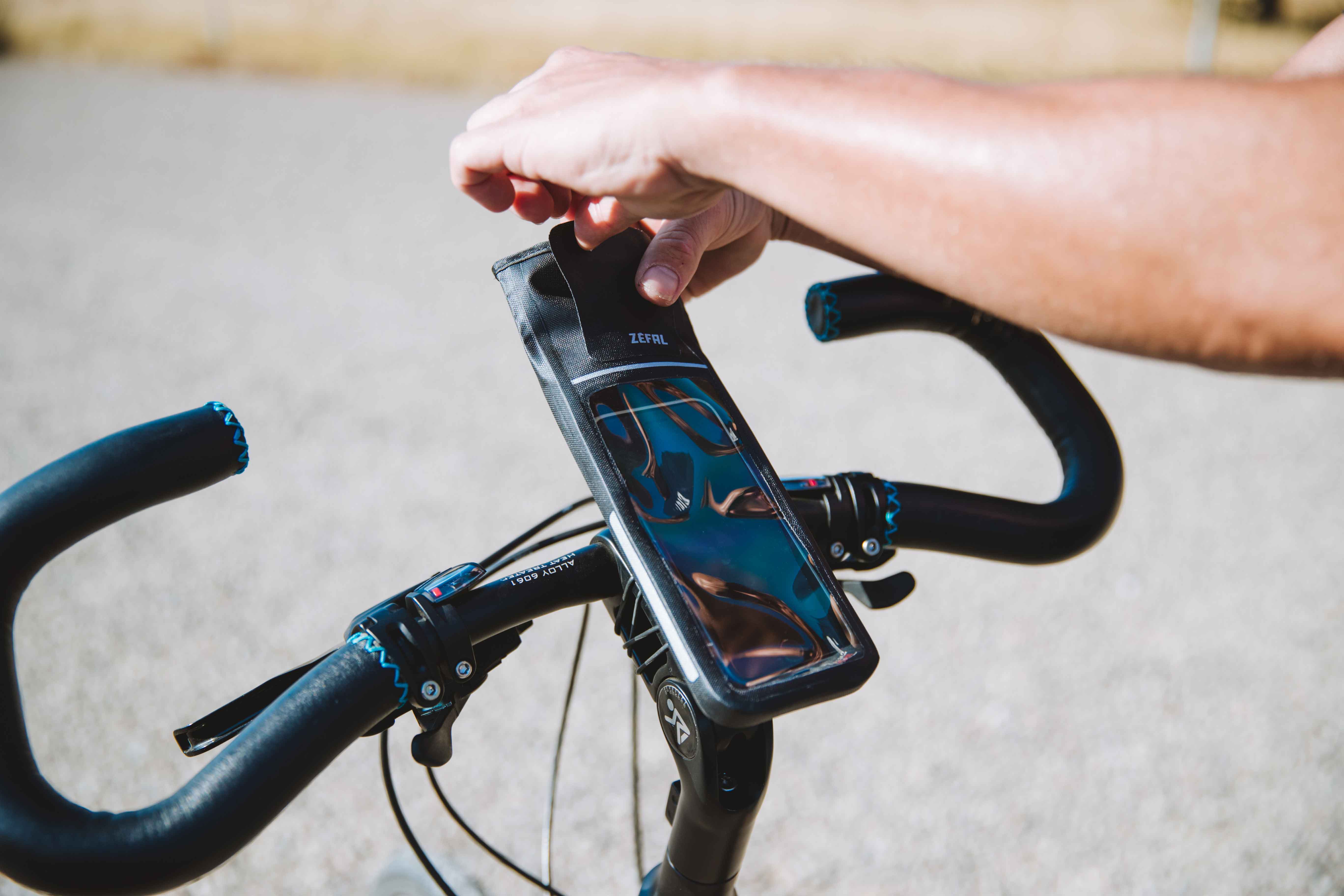 Test Zéfal Z Bike Mount : un support de smartphone qui fait simplement ce  qu'on attend de lui - Les Numériques