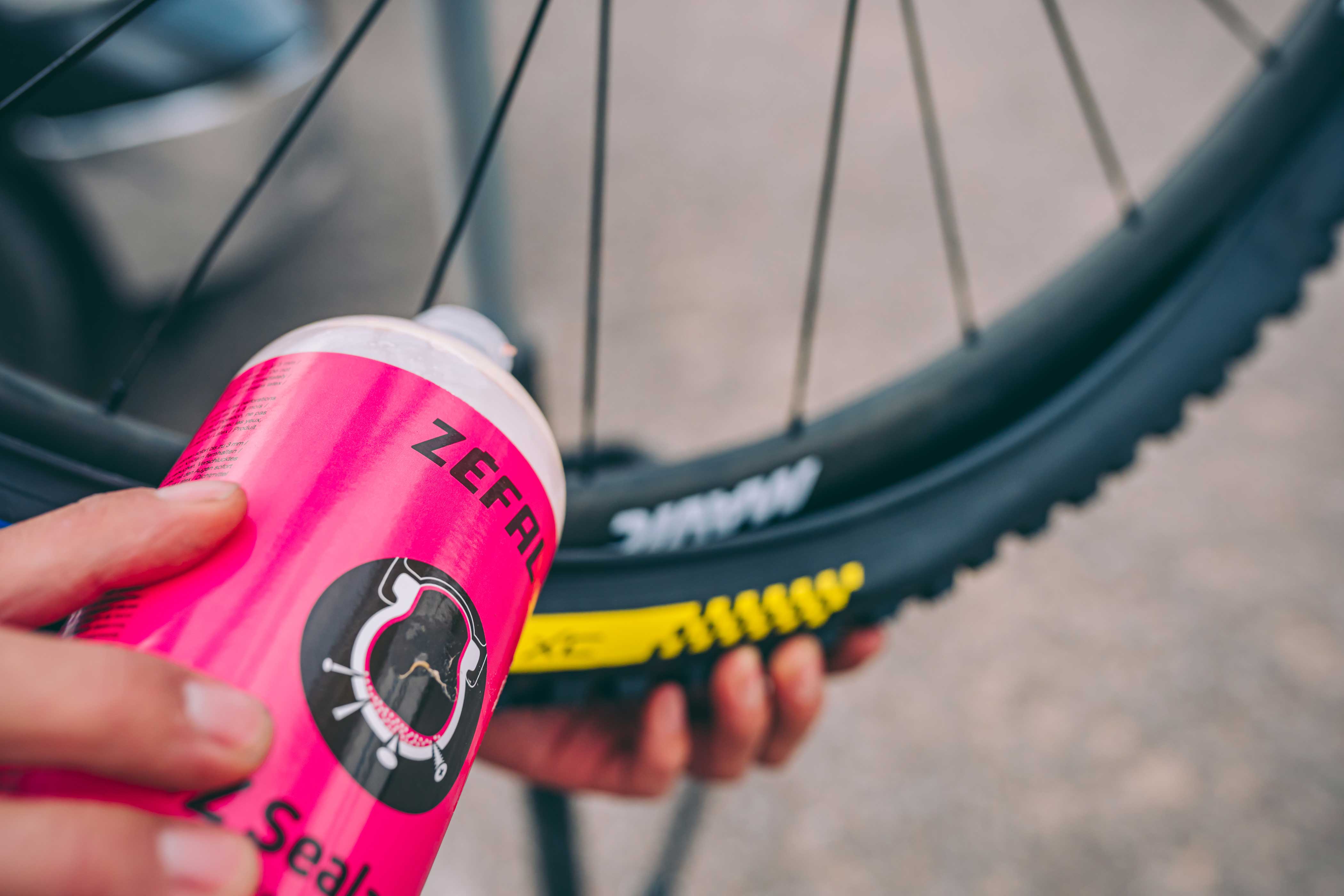 ZEFAL Z Sealant - Liquide Préventif Anti-Crevaison Vélo - Etanchéité -  Compatible Pneus Tubeless et Valves Presta et Shrader