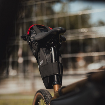 With 5, 11 or 17 Litres, you are sure to find the right volume in our range of Z Adventure R waterproof saddlebags. 

📸 : @guillebrunet / @lapierrebikes_es

#zefal #keeponriding #saddlebag #bikepacking #cyclisttravel #gravelbike #bikebags #aventure #bikeaccessories